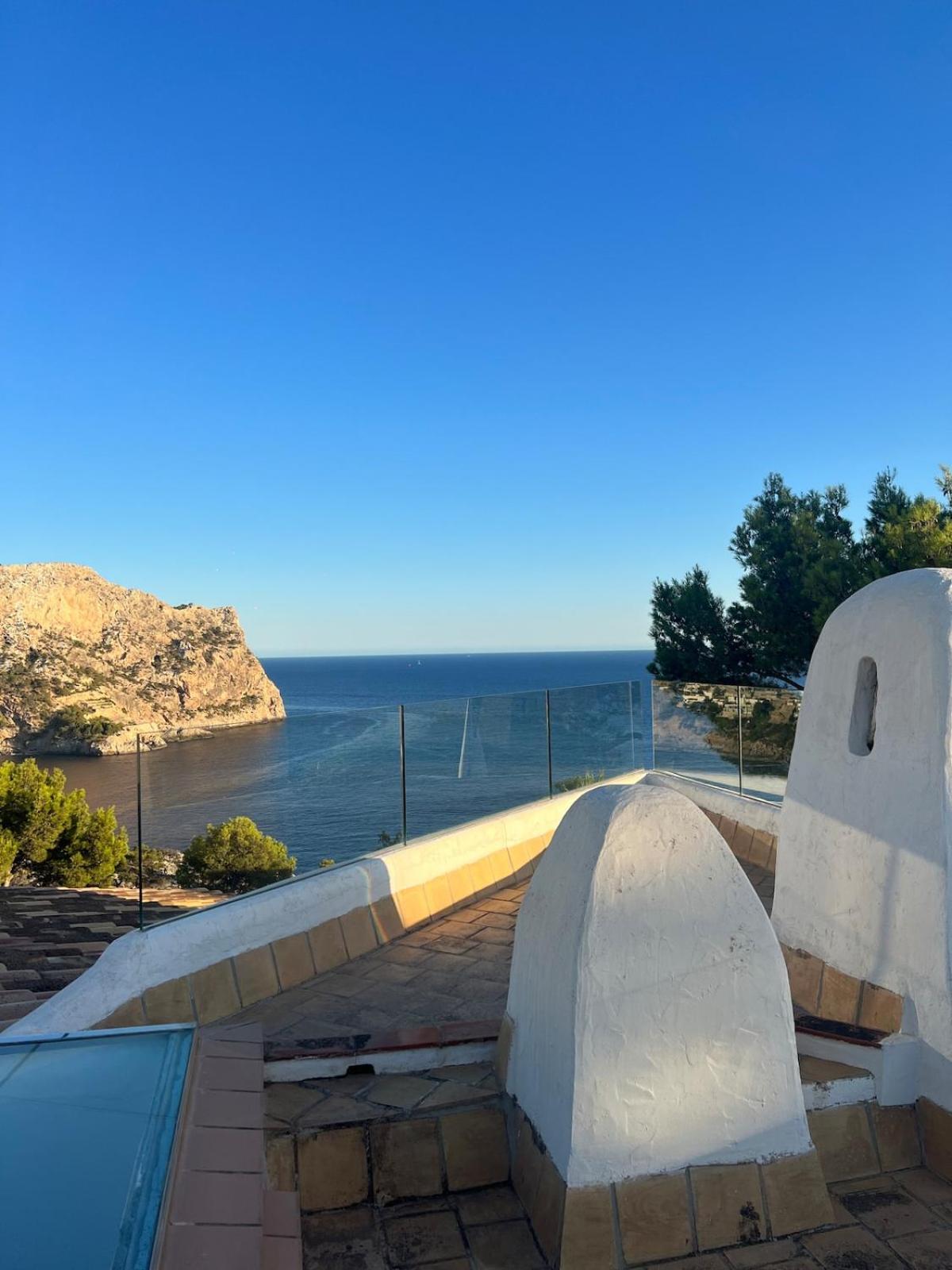 Villa With Amazing Sea Views *