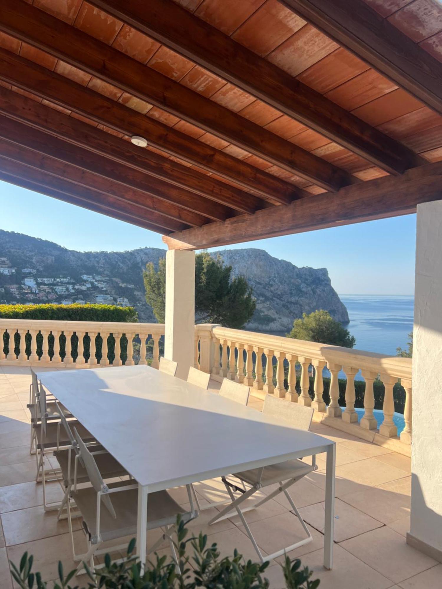 With Amazing Sea Views Villa