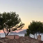 Villa With Amazing Sea Views